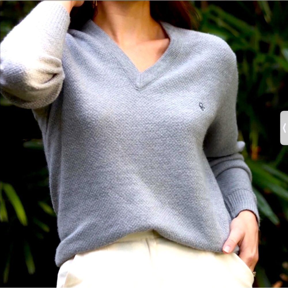 CHRISTIAN DIOR AUTHENTIC GRAY VINTAGE V NECK SWEATER MEDIUM